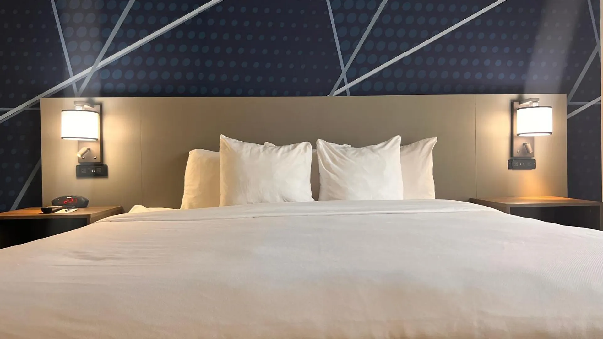Hotel Comfort Suites Louisville Airport