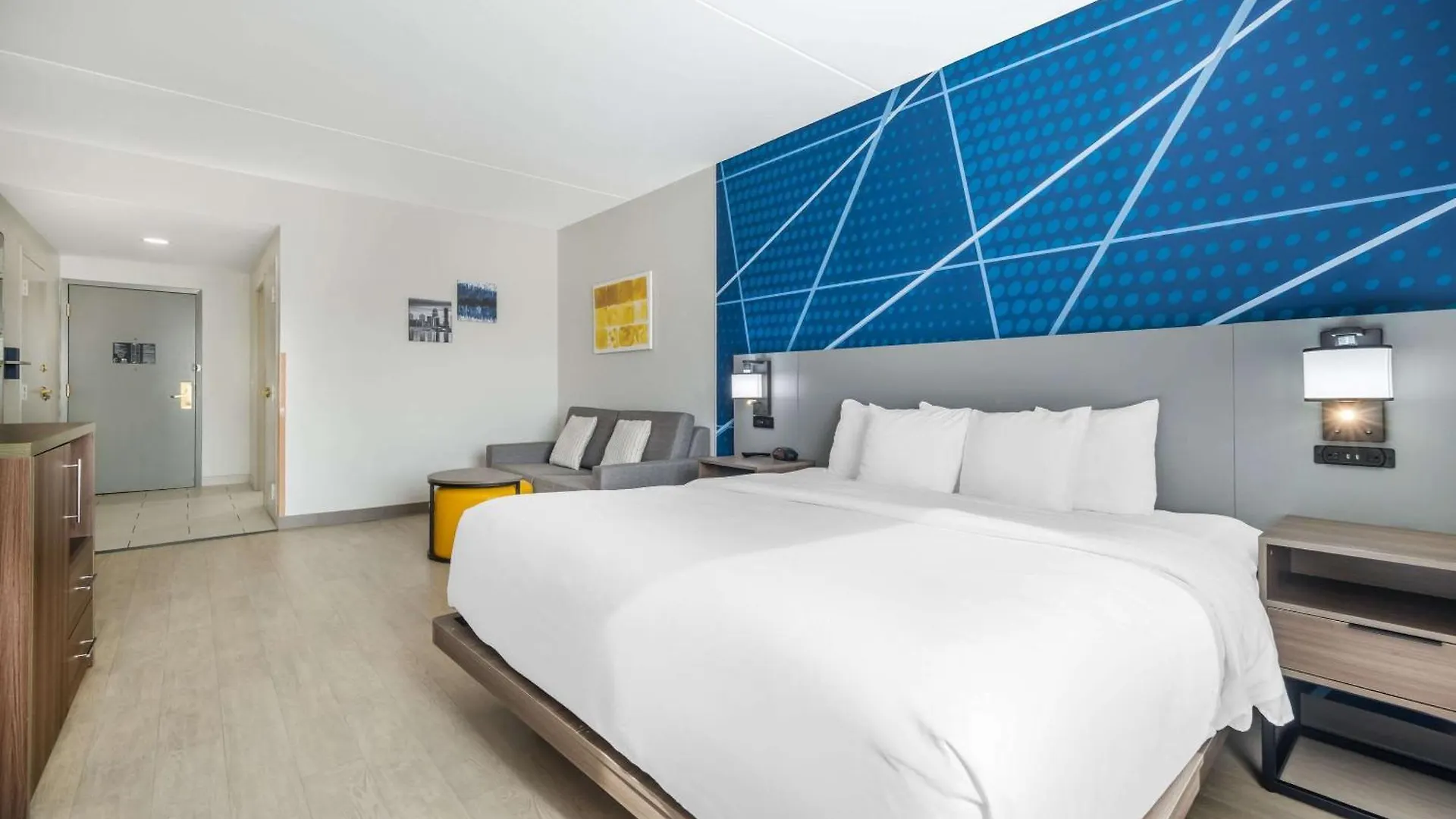 *** Hotel Comfort Suites Louisville Airport United States