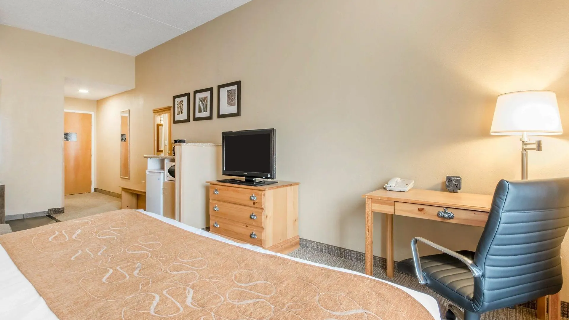 Hotel Comfort Suites Louisville Airport