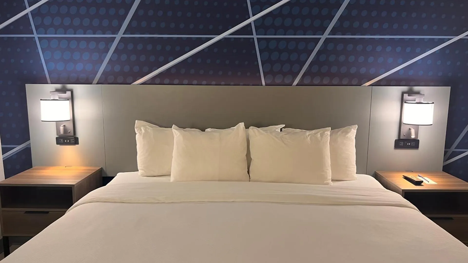 Comfort Suites Louisville Airport Hotel