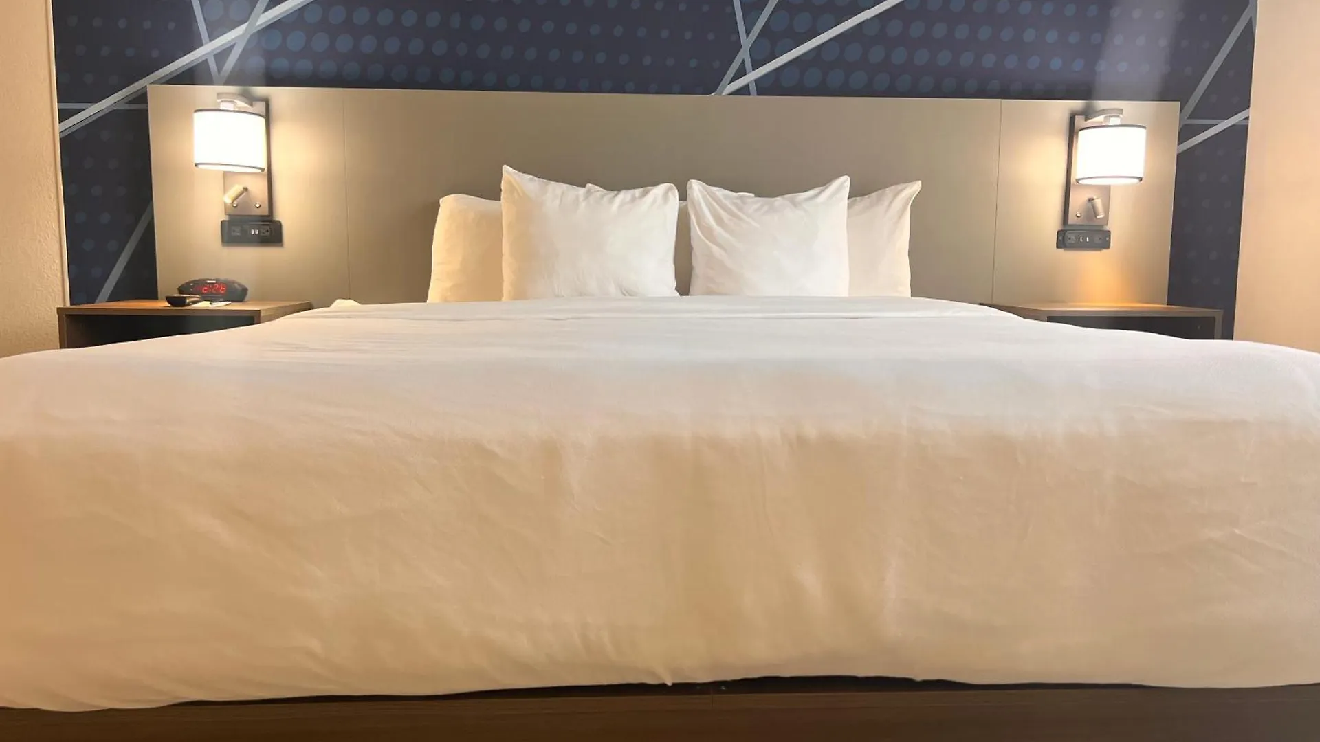 Comfort Suites Louisville Airport Hotel