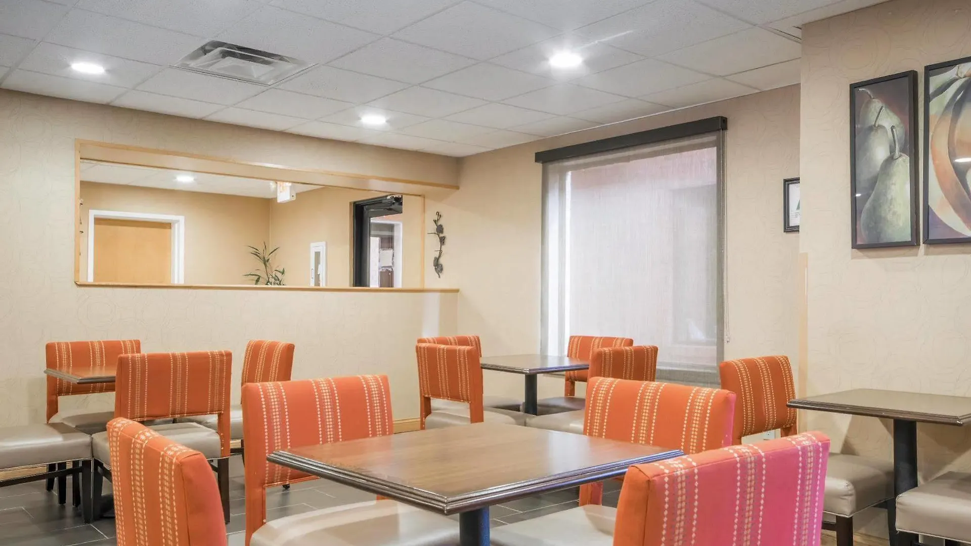 Hotel Comfort Suites Louisville Airport